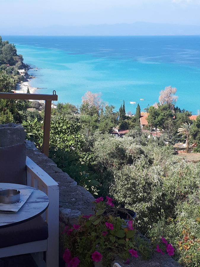 Villa George Afytos Exterior foto